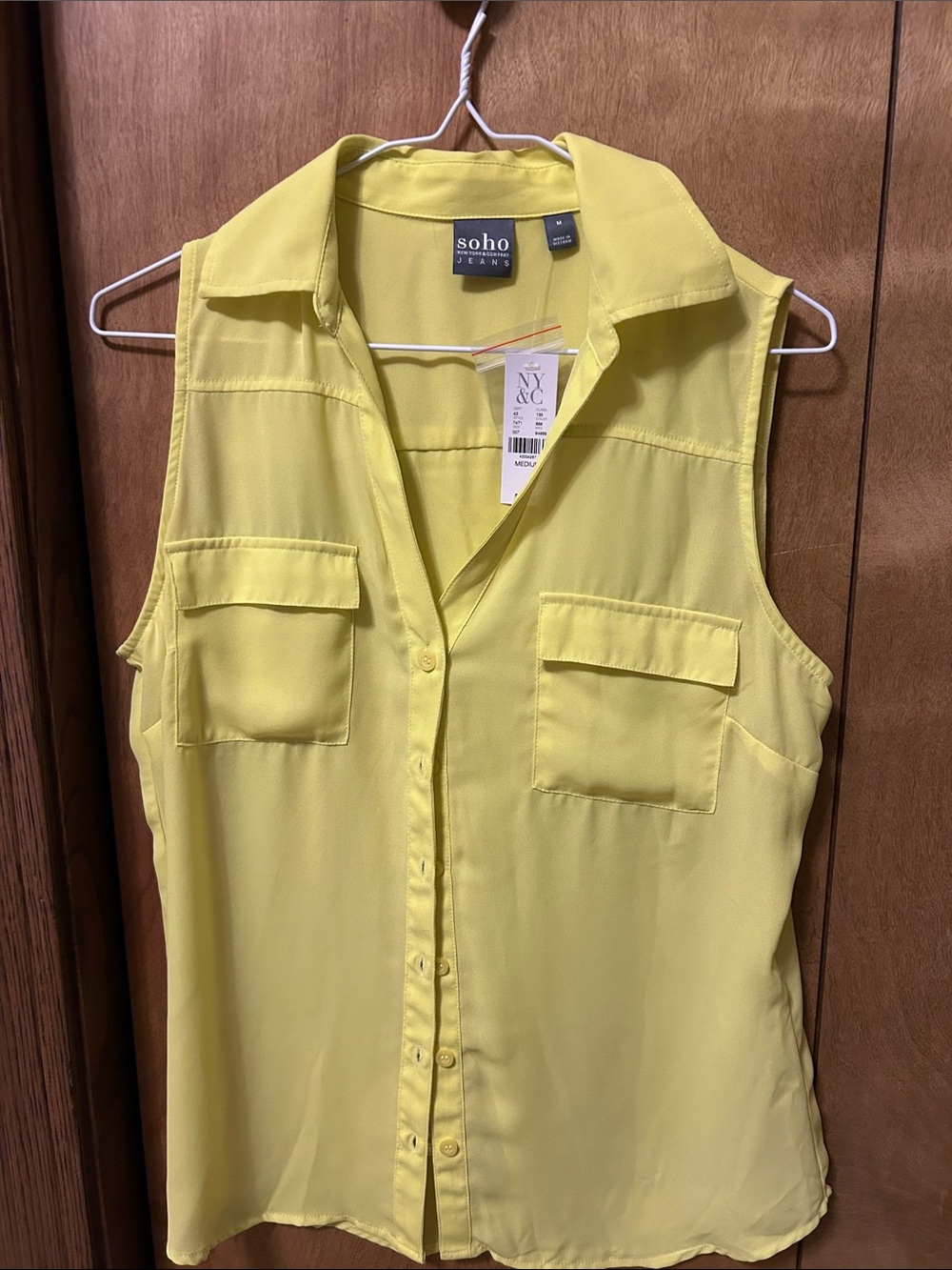 New York & Company Sleeveless Button-Up Blouse in Yellow